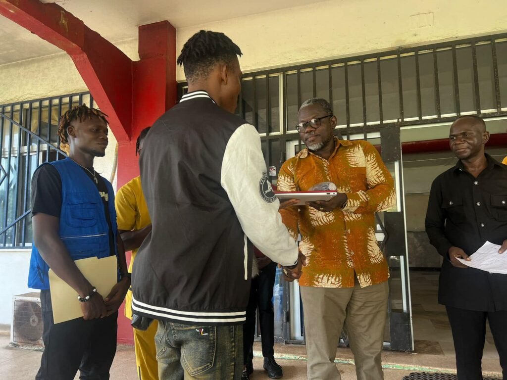 Min. Piah Awards Prizes to Rising Stars Winners